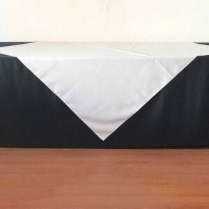 Cubremantel para mesa en color blanco