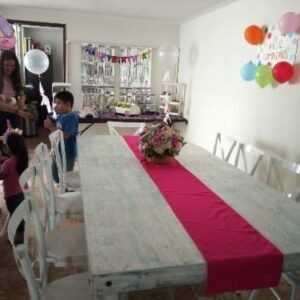 Camino para mesa e color rosa