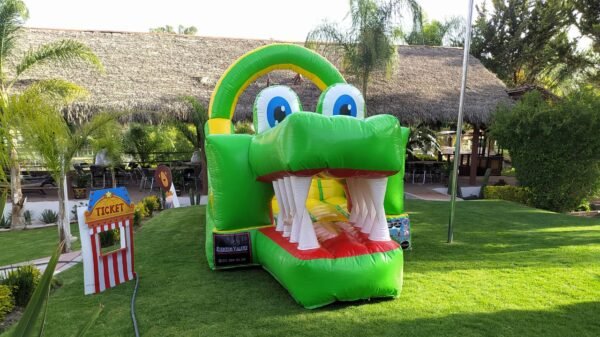 Juego inflable cocodrilo